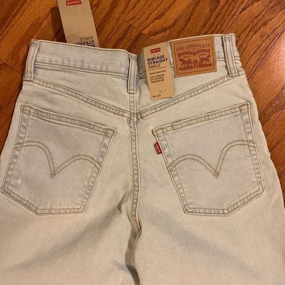 Ladies Levi’s size 29 ribcage super high-rise straight relaxed fit ankle pants - Picture 4 of 12